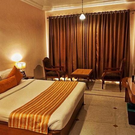 Kailash Parbat Hotel Lonavla Exterior foto