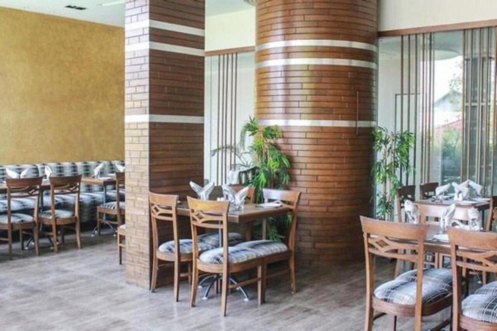 Kailash Parbat Hotel Lonavla Exterior foto
