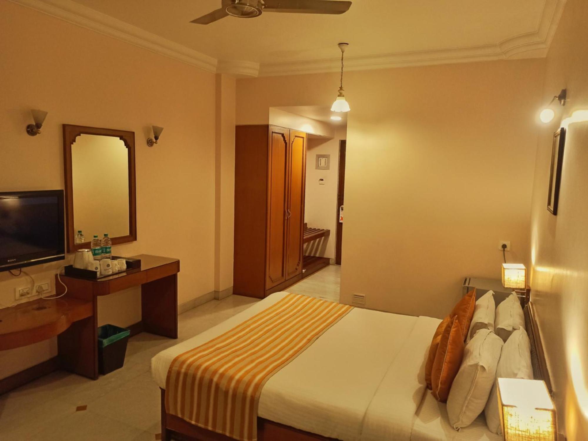 Kailash Parbat Hotel Lonavla Exterior foto