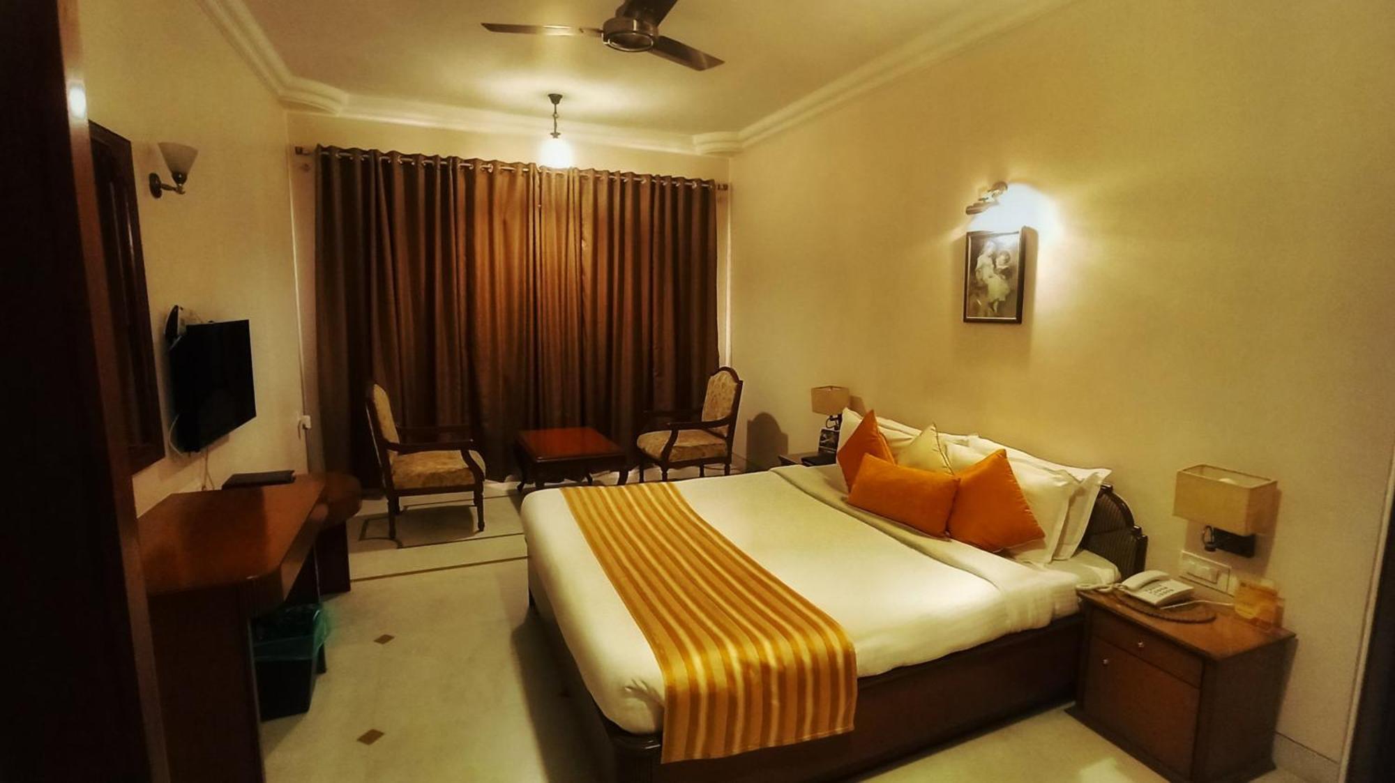 Kailash Parbat Hotel Lonavla Exterior foto